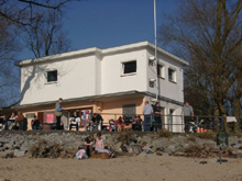 Die Wasserrettungswache im Wedeler Strandbad