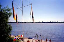 Blick aus dem Aufenthaltsraum auf das Wedeler Strandbad